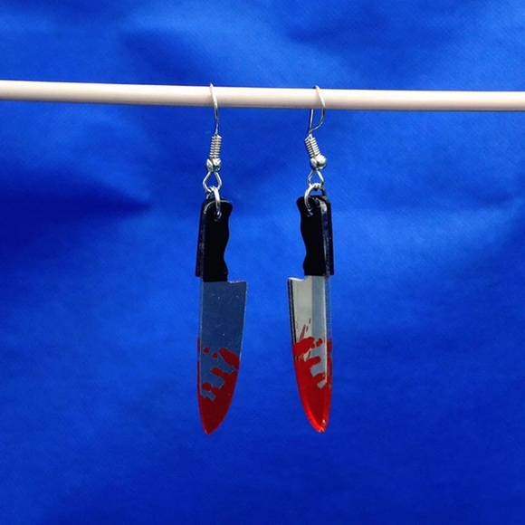𝒮𝓅𝑜𝑜𝓀𝓎🎃😱Halloween Bloody Murder Knife Silver Earrings!🍁👻 - Picture 3 of 4